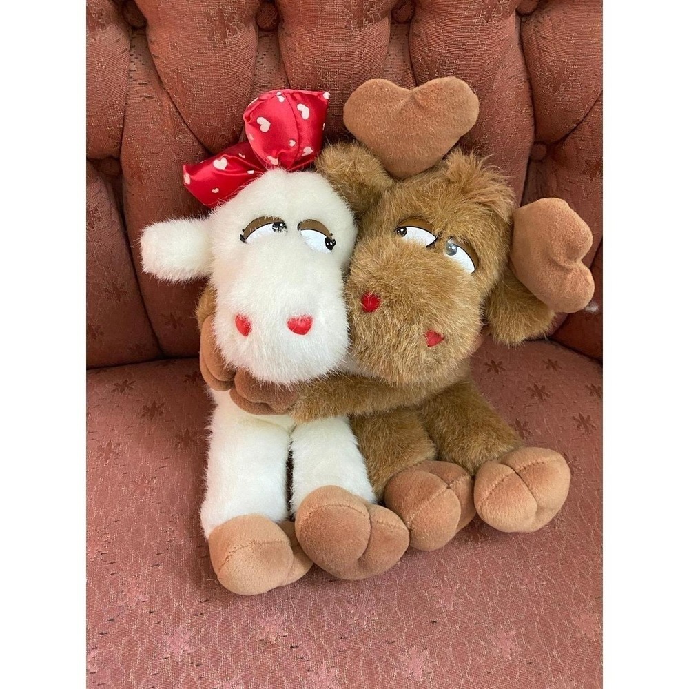 Vintage Applause Let's Smooch Kissing Moose Set